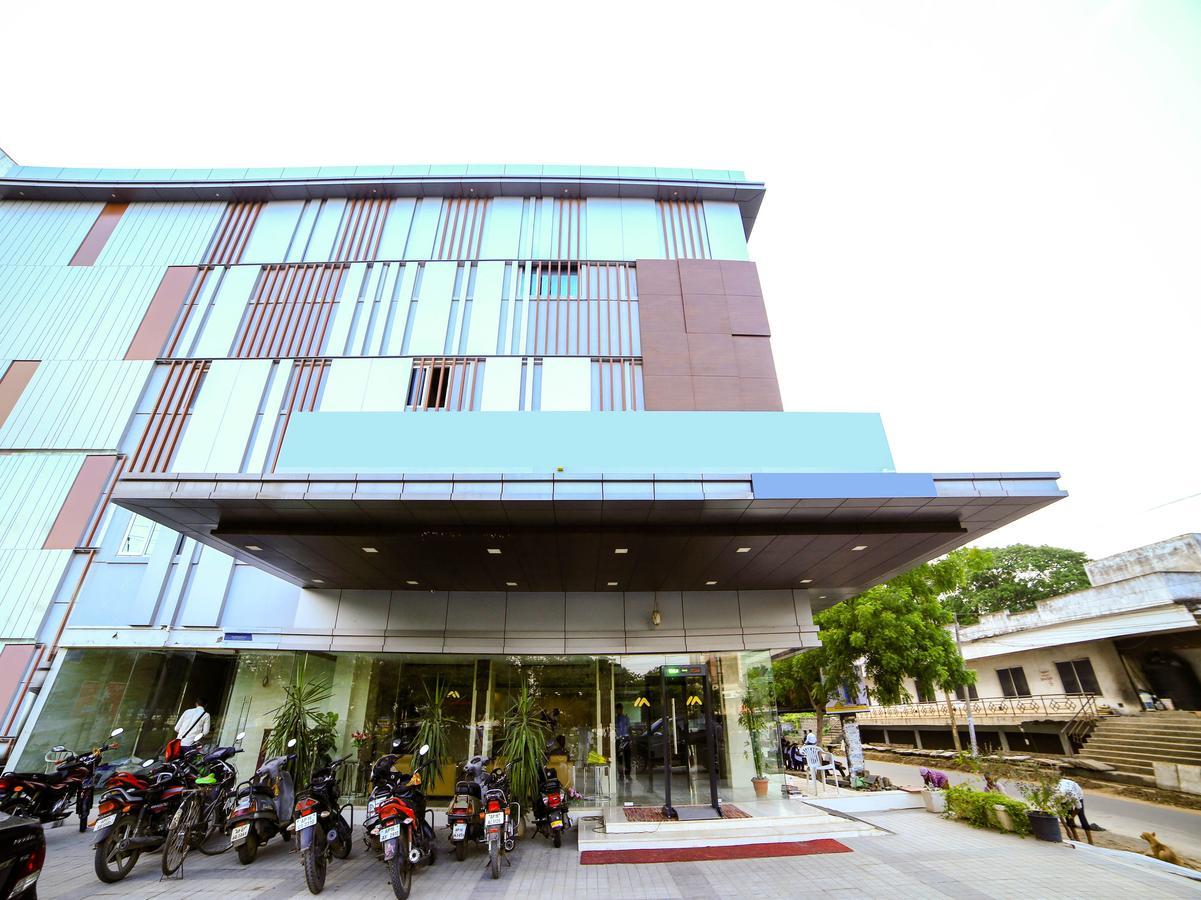 Mohammadnagar Oyo 6472 Hotel Metropolitan מראה חיצוני תמונה